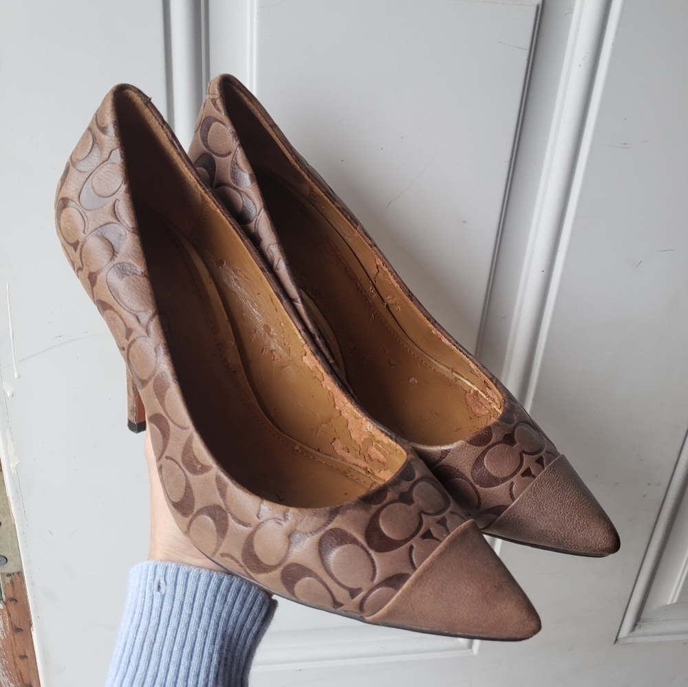 COACH Luca Signature Jacquard Monogram Brown Tan Leather Pointed Toe Pumps Sz 7 - Picture 2 of 15